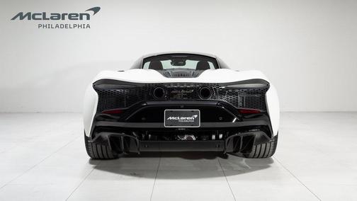 2025 McLaren Artura