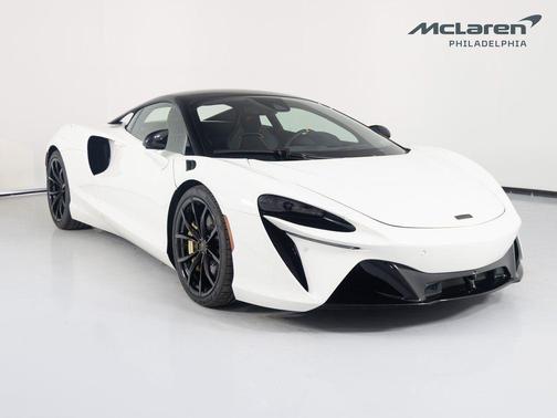 2025 McLaren Artura Performance