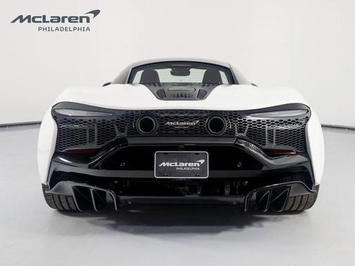 2025 McLaren Artura Performance
