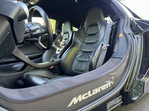 2012 McLaren MP4-12C Coupe