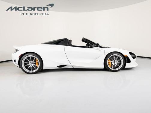 2025 McLaren 750S Base