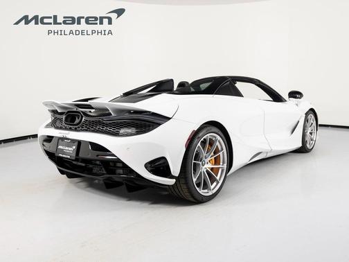 2025 McLaren 750S Base