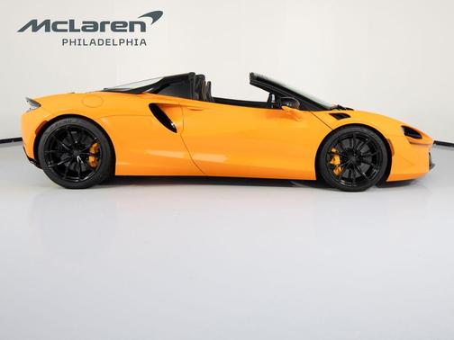 Ventura Orange 2025 McLaren Artura Performance