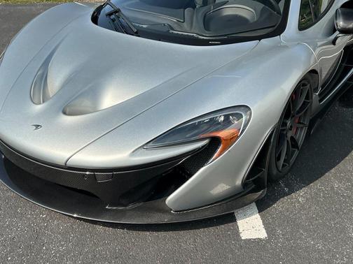 2014 McLaren P1 Plug-In Hybrid