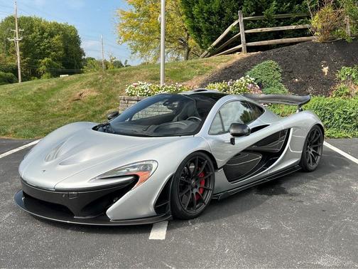 2014 McLaren P1 Plug-In Hybrid