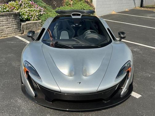 2014 McLaren P1 Plug-In Hybrid