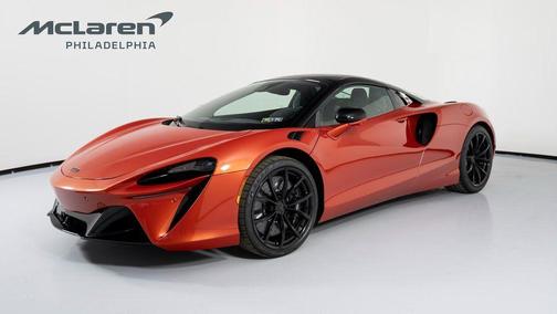 2025 McLaren Artura Performance