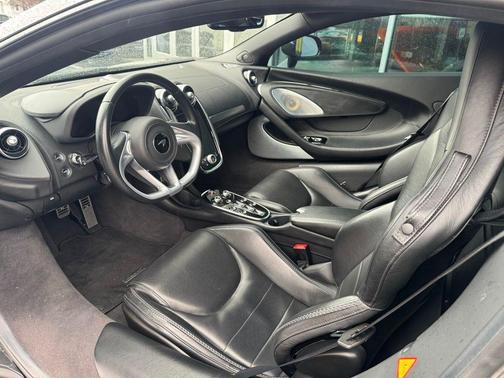 2021 McLaren GT Base