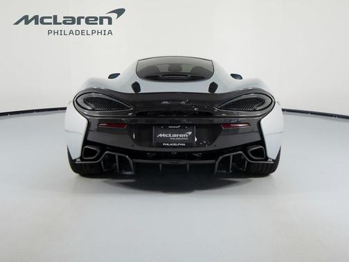 2017 McLaren 570GT Base