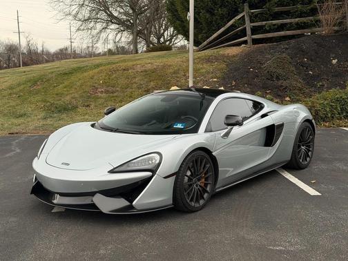2017 McLaren 570GT Base