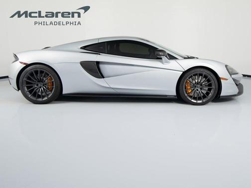 2017 McLaren 570GT Base