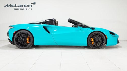 2025 McLaren Artura TechLux