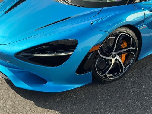 2026 McLaren 750S Base