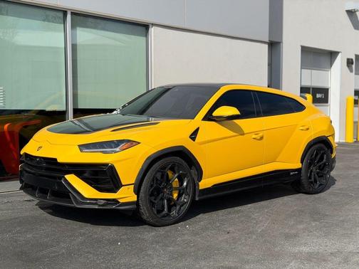 2023 Lamborghini Urus Performante