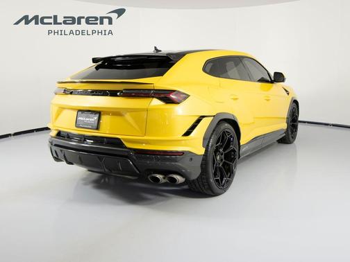 2023 Lamborghini Urus Performante