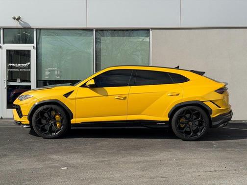 2023 Lamborghini Urus Performante