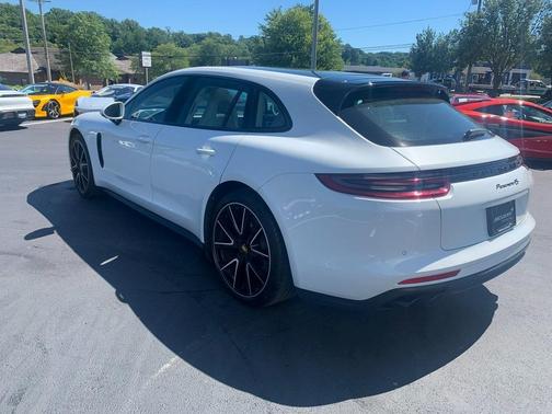 Photo 3 of 7 of 2018 Porsche Panamera Sport Turismo 4S