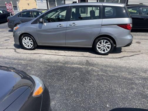 2014 Mazda Mazda5 Sport