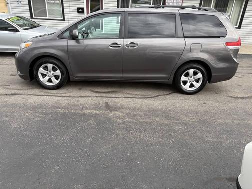 Sandy Beach Metallic 2012 Toyota Sienna LE