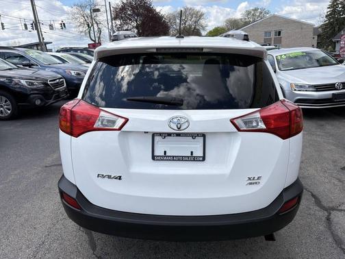 Super White 2015 Toyota RAV4 XLE