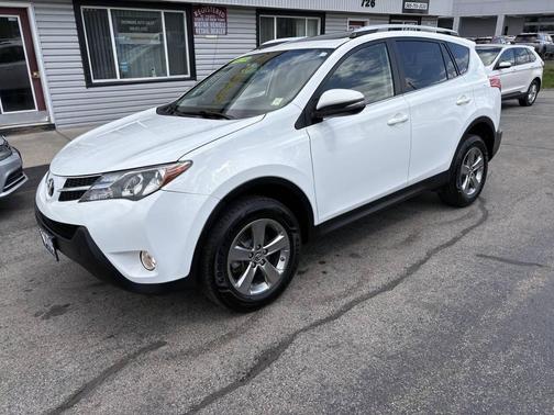 Super White 2015 Toyota RAV4 XLE