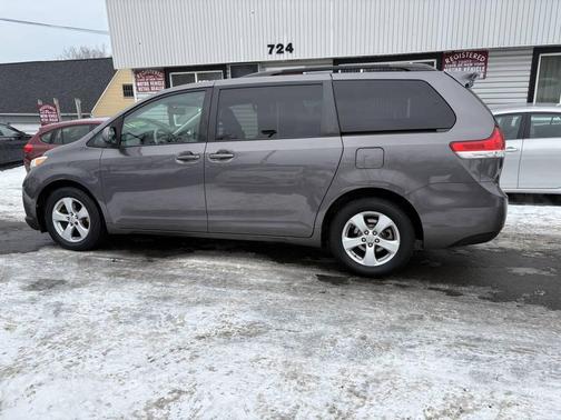 2012 Toyota Sienna LE