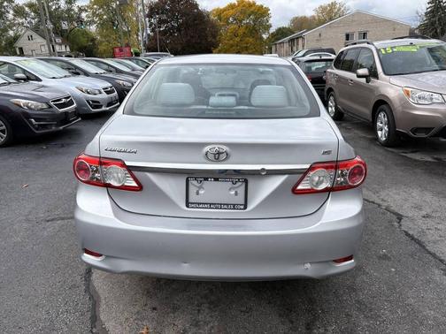 2011 Toyota Corolla LE