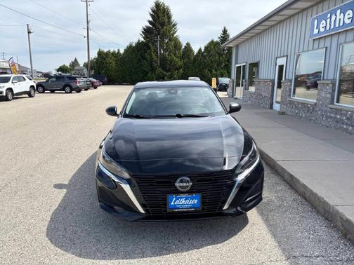 Black 2025 Nissan Altima SV