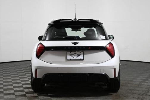 2026 MINI Hardtop ICONIC