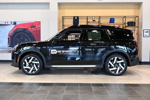 2025 MINI Countryman Base