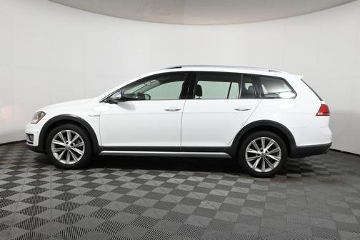 2017 Volkswagen Golf Alltrack TSI SE