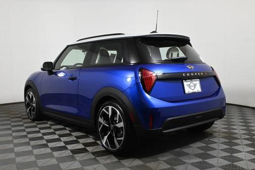 2025 MINI Hardtop ICONIC