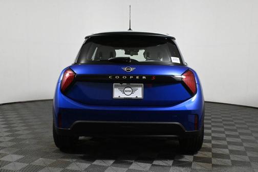 2025 MINI Hardtop ICONIC