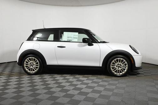 2025 MINI Hardtop ICONIC