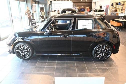 2025 MINI Hardtop Cooper