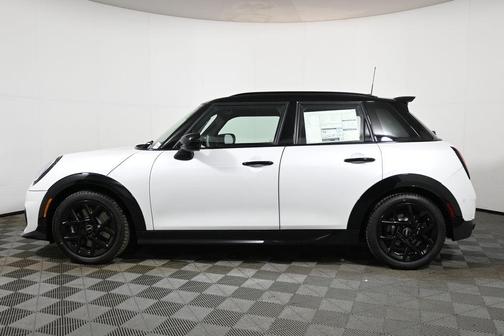 2026 MINI Hardtop ICONIC