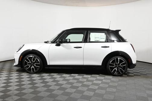 2026 MINI Hardtop ICONIC