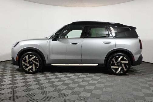 2025 MINI Countryman Base