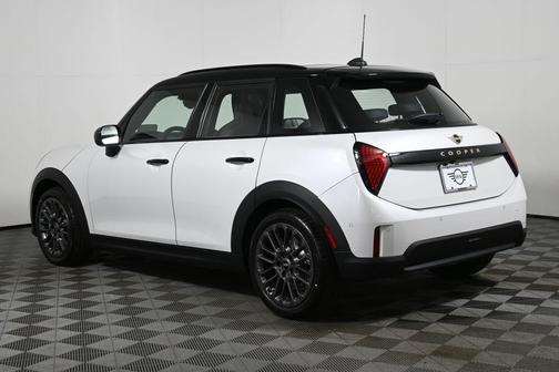 2026 MINI Hardtop SIGNATURE PLUS