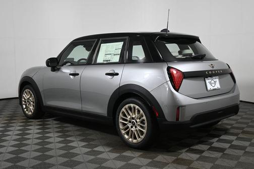 2026 MINI Hardtop SIGNATURE PLUS