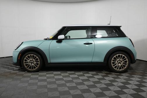 2025 MINI Hardtop ICONIC