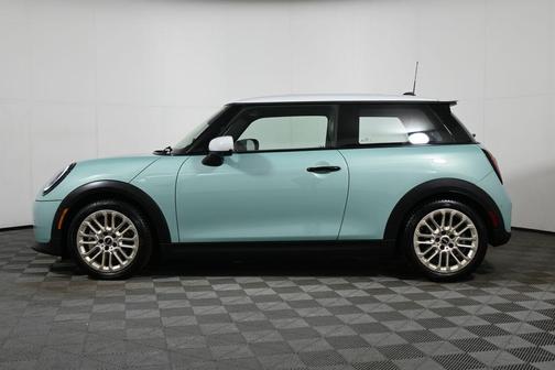 2025 MINI Hardtop ICONIC