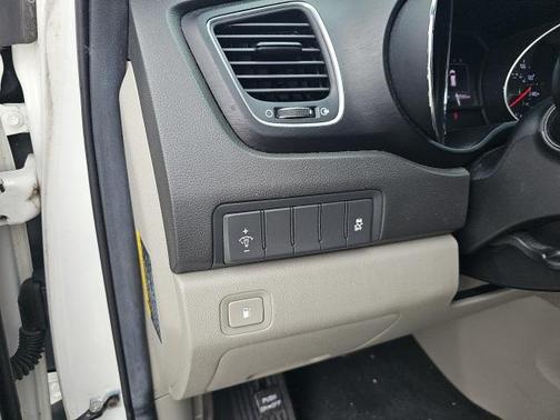 2018 Kia Sedona LX