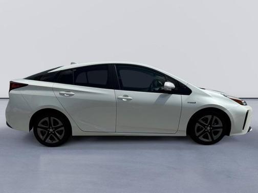 2019 Toyota Prius XLE