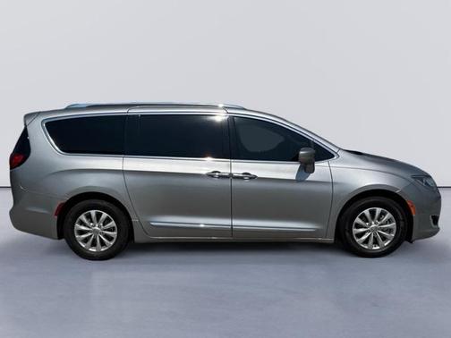 2018 Chrysler Pacifica Touring-L