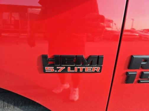 2018 RAM 1500 Night Crew Cab 4x4 5'7' Box