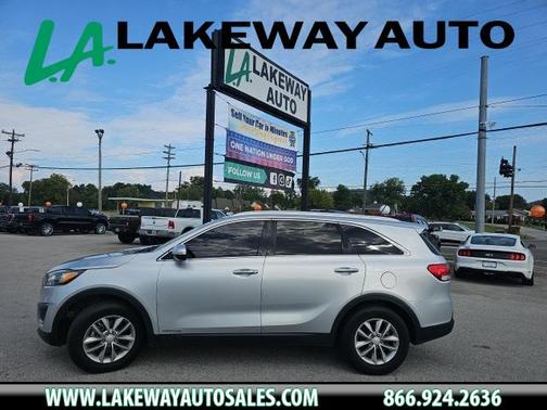 2017 Kia Sorento LX
