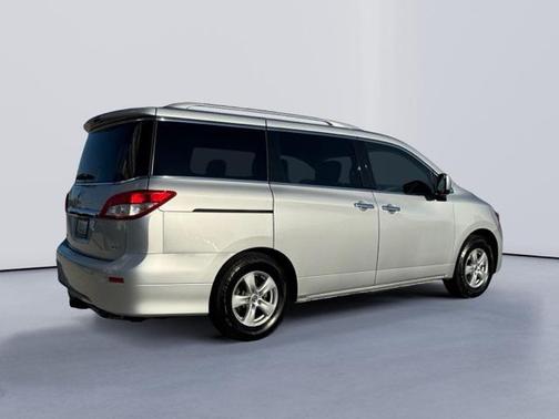 2017 Nissan Quest SV