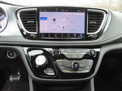 2026 Chrysler Pacifica Limited