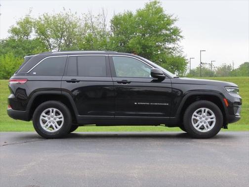 2023 Jeep Grand Cherokee Laredo 4x4